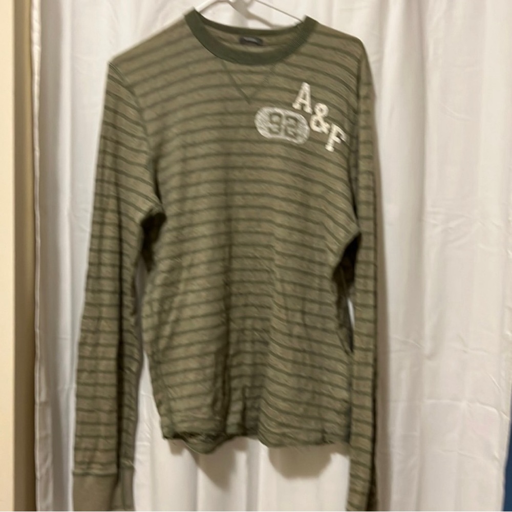 Abercrombie & Fitch Green color sweatshirt, Size M